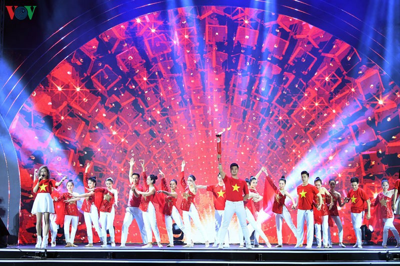 khoanh khac viet nam chao don nam moi 2020 hinh 4