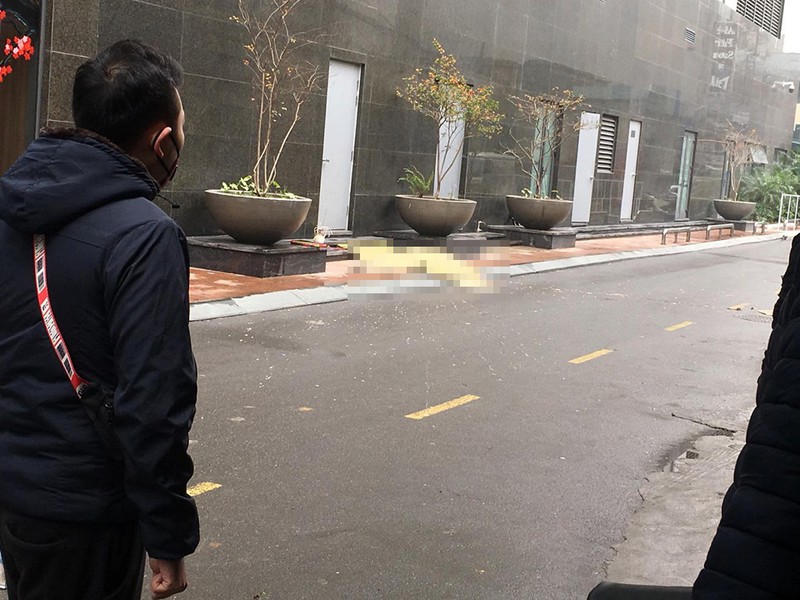 co gai tre roi tu tang 20 chung cu gold palm, ha noi xuong tu vong hinh 1