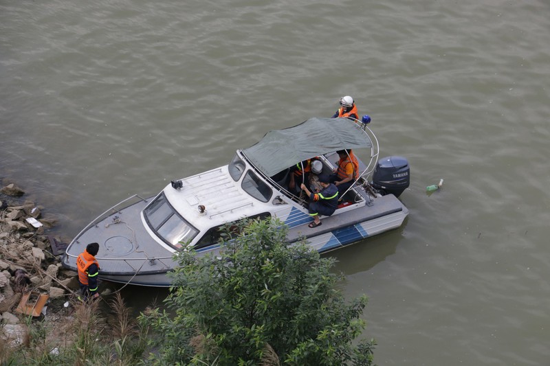 ​cuu song 1 thanh nien ra cau vinh tuy tu tu hinh 1
