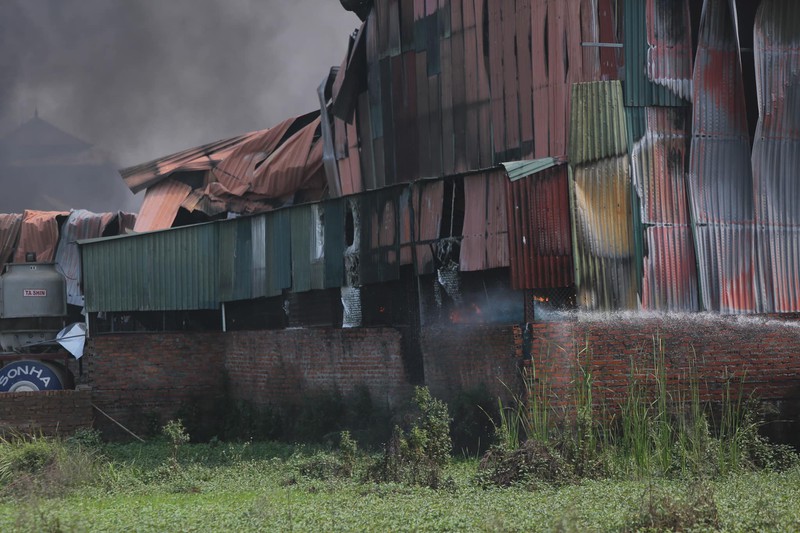 chay lon thieu rui nha xuong rong 2000m2 tai ha noi hinh 13