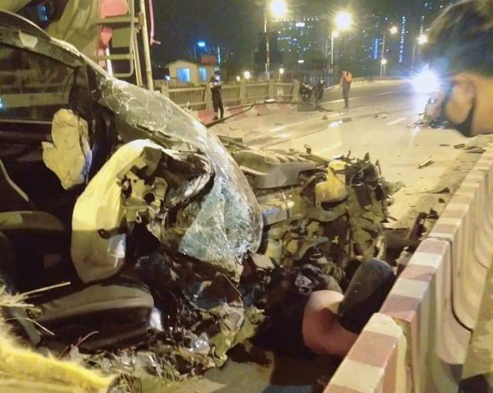 o to ban tai huc lien hoan vao thanh cau vinh tuy khien 1 nguoi tu vong hinh 2