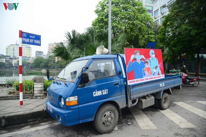 cong an ha noi dap xe di nhac nho, tuyen truyen chong dich covid-19 hinh 4