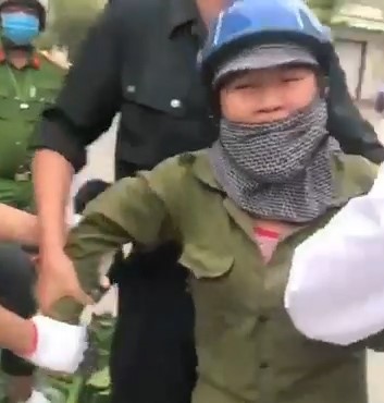 yeu cau lanh dao phuong bai chay den nha xin loi nguoi ban rau rong hinh 2