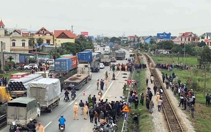 ngay 1/5, xay ra 33 vu tai nan giao thong, lam 37 nguoi thuong vong hinh 1