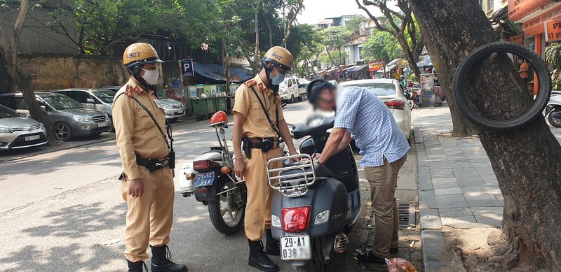 nhieu "ma men" ngo ngang khi bi csgt ha noi xu ly  hinh 1
