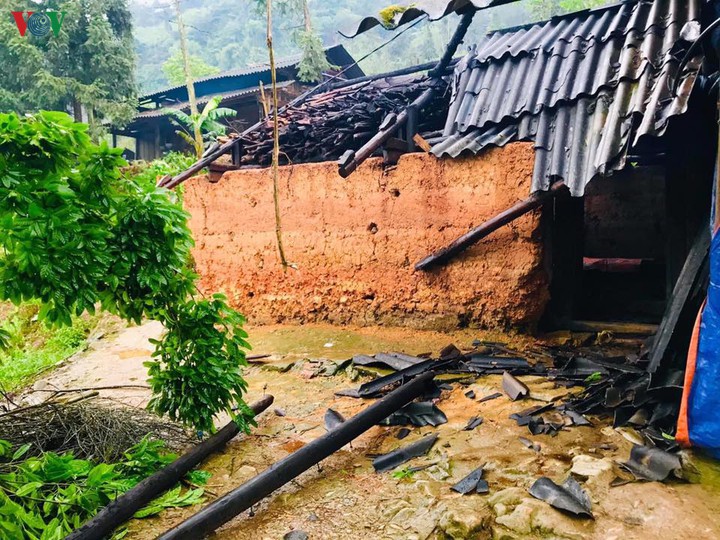 mua loc trong dem gay hai nang ne tai lao cai hinh 1