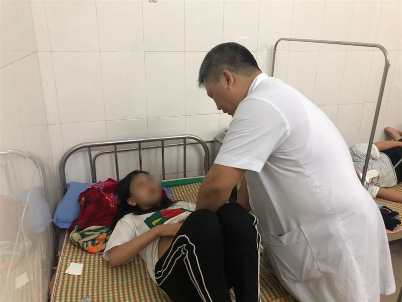 cao bang dinh chi don vi cung cap thuc pham gay ngo doc cho hoc sinh hinh 1