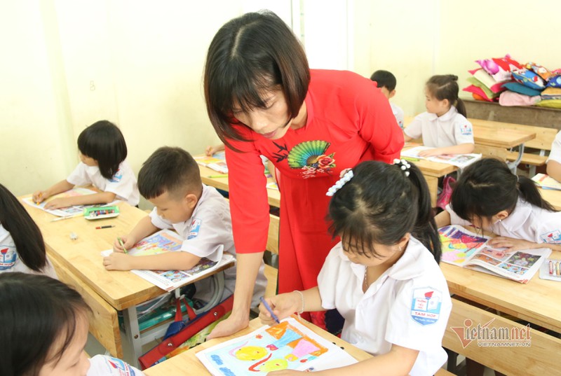 lo con chiu nong, phu huynh truong lang dong loat xin lap dieu hoa hinh 6