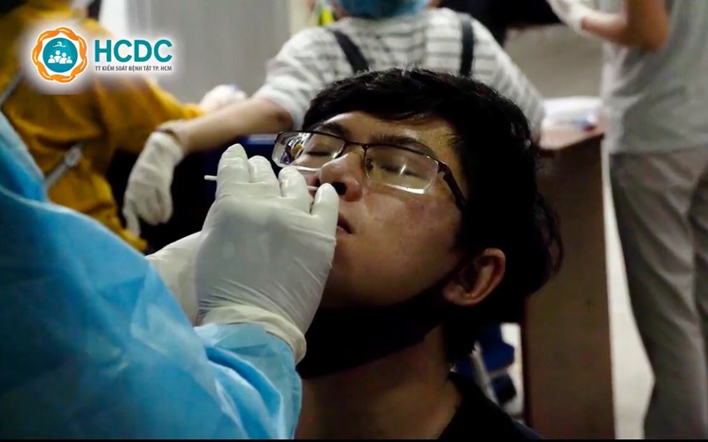 da co ket qua xet nghiem cua cac cu dan cung tang voi benh nhan 326 tai mac covid-19 hinh 1