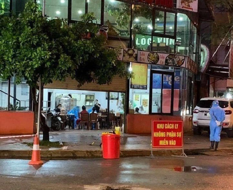 ha noi phong toa quan bia loc vung, tim nguoi lien quan ca nghi mac covid-19  hinh 2