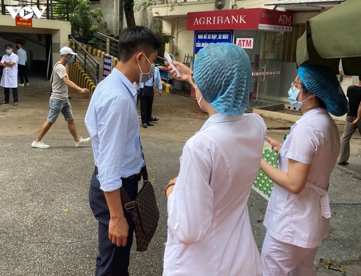 ha noi yeu cau khong tu tap qua 30 nguoi tai khu vuc cong cong hinh 1