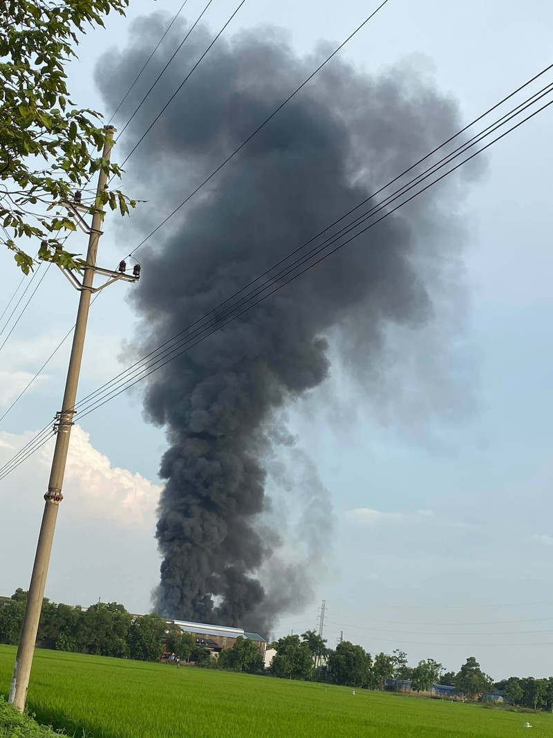 chay lon tai cum cong nghiep binh phu - ha noi hinh 1