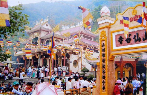 nhung le hoi doc dao khong the bo qua trong thang gieng hinh 2