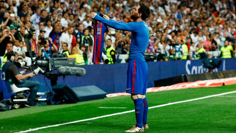 doi hinh trong mo cua david silva: ro "beo" da cap voi messi hinh 12
