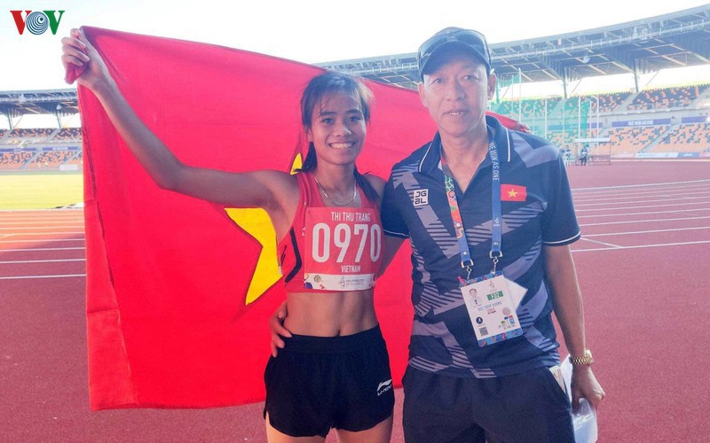 pham thi thu trang: co gai "chay xe om grab" len dinh dong nam a hinh 3