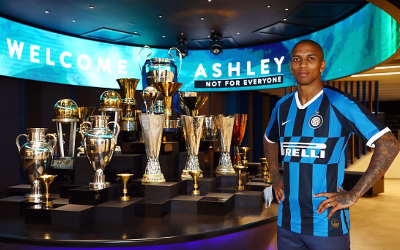 chinh thuc: ashley young gia nhap inter milan hinh 1