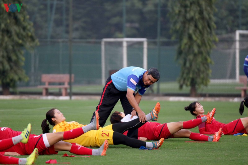 hlv mai duc chung: "nguoi dac biet" cua bong da viet nam hinh 3