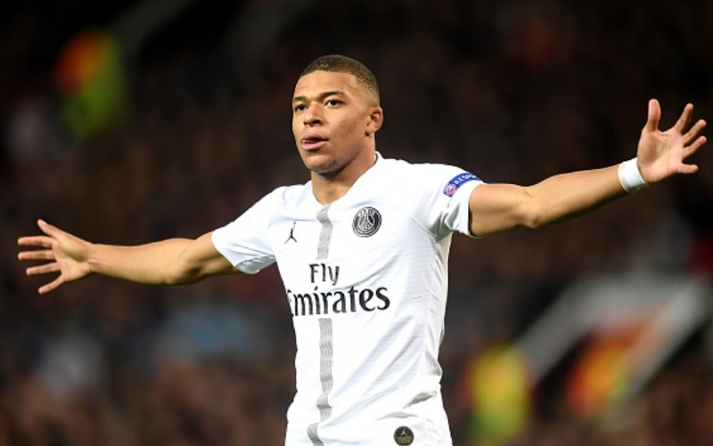 florentino perez dung "bai tu" hong dua mbappe den real madrid hinh 1