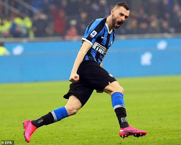 toan canh inter milan 4-2 ac milan: bi kich cua zlatan ibrahimovic hinh 4
