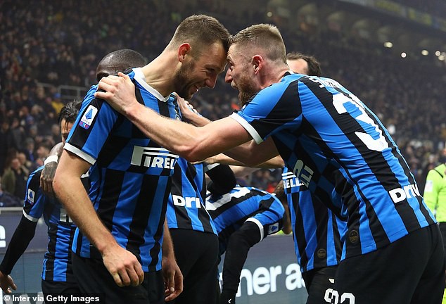 toan canh inter milan 4-2 ac milan: bi kich cua zlatan ibrahimovic hinh 6