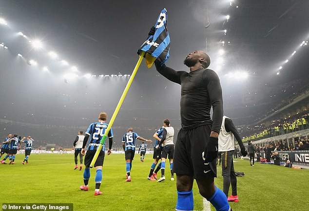 toan canh inter milan 4-2 ac milan: bi kich cua zlatan ibrahimovic hinh 9