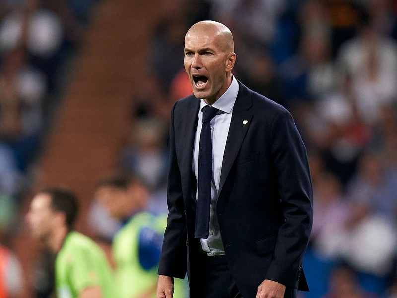zidane vuot qua mourinho tro thanh hlv vi dai thu 3 lich su real hinh 1