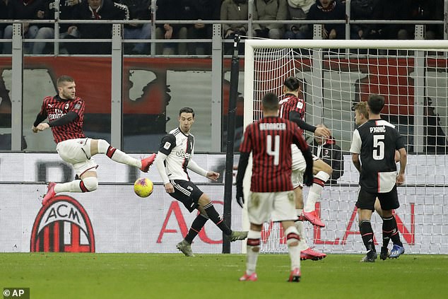 tuong thuat ac milan 1-1 juventus: ronaldo ghi ban hinh 1