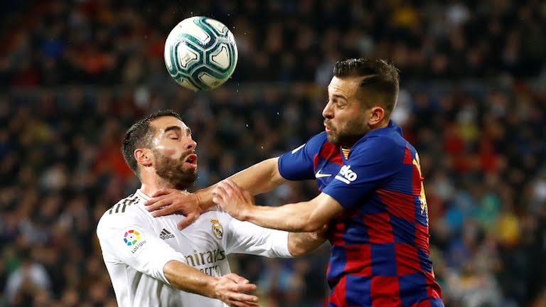 toan canh real madrid 2-0 barca: man lot xac ngoan muc cua los blancos hinh 1