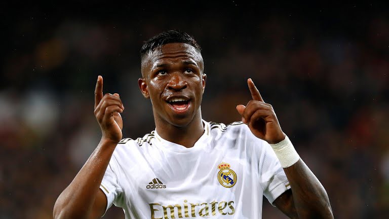 toan canh real madrid 2-0 barca: man lot xac ngoan muc cua los blancos hinh 7