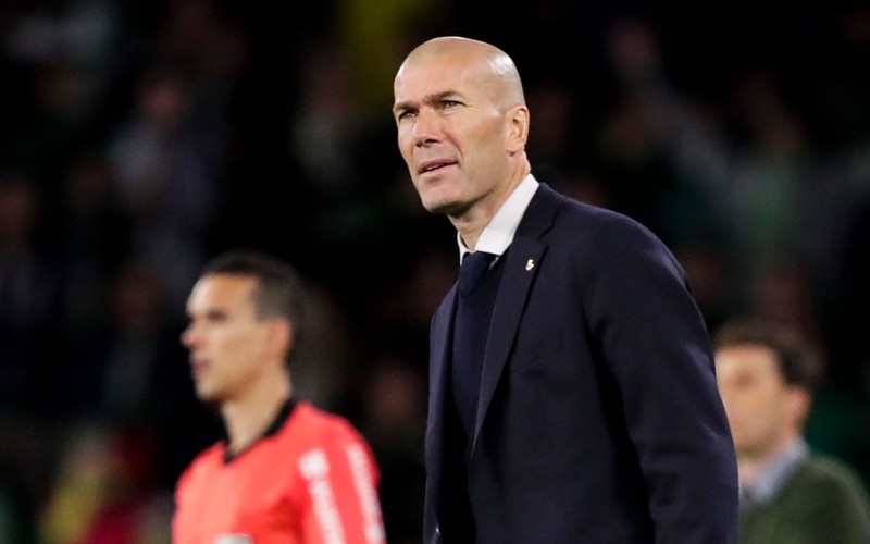 real madrid song lay lat: cuoc cach mang chua triet de cua zizou hinh 1
