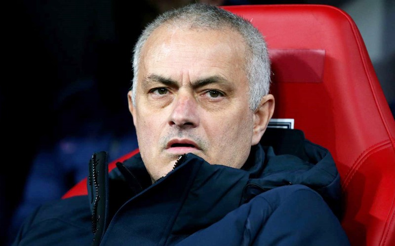 tottenham bi loai, hlv mourinho thua nhan su that cay dang hinh 1