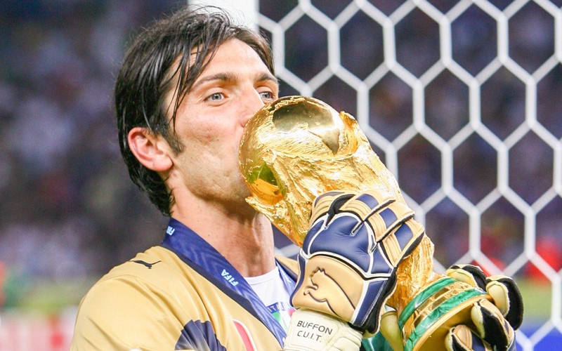cr7 bi gach ten khoi doi hinh hay nhat lich su bong da cua ronaldo "beo" hinh 2