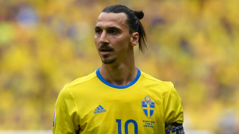 top 10 chan sut vi dai nhat dtqg chau au: ronaldo khong co doi thu hinh 8
