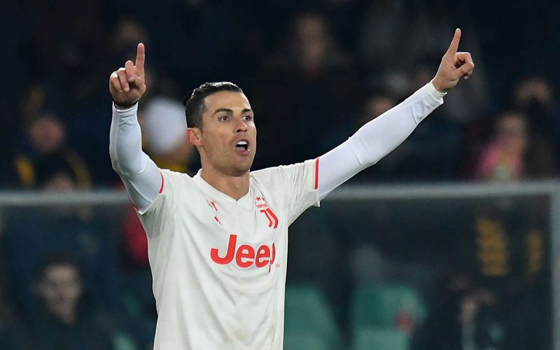 ronaldo va top 10 cau thu rot gia the tham nhat cua bong da the gioi hinh 7