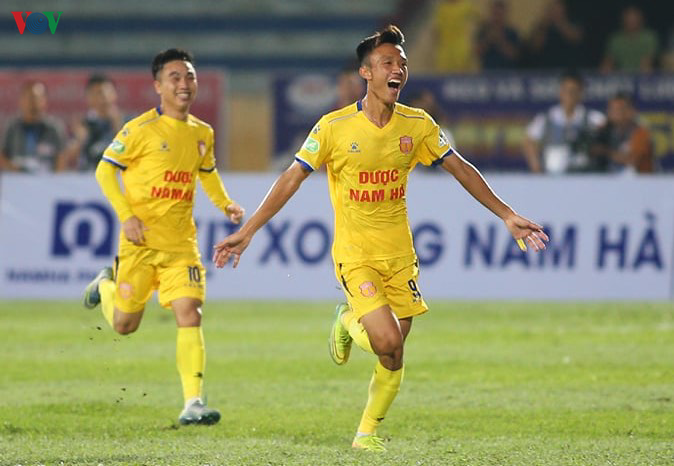 goc nhin: hlv lee tae-hoon la diem yeu cua hagl hinh 1