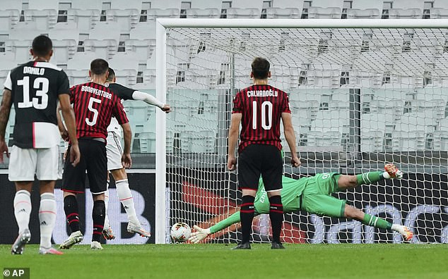 ronaldo sut hong 11m, juventus van vao chung ket coppa italia hinh 2