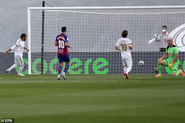 ket qua bong da real madrid 3-1 eibar: kroos ghi sieu pham hinh 2