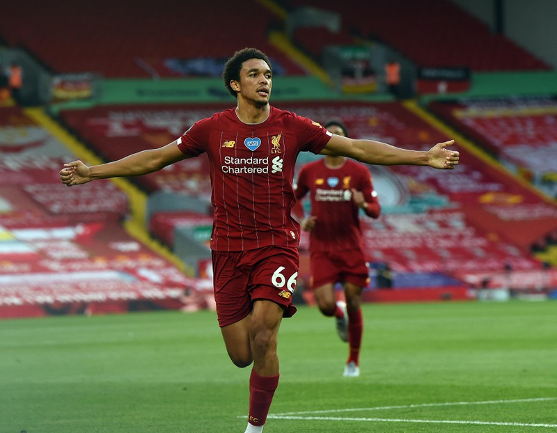 ket qua bong da liverpool 4-0 crystal palace: tien gan chuc vo dich hinh 1