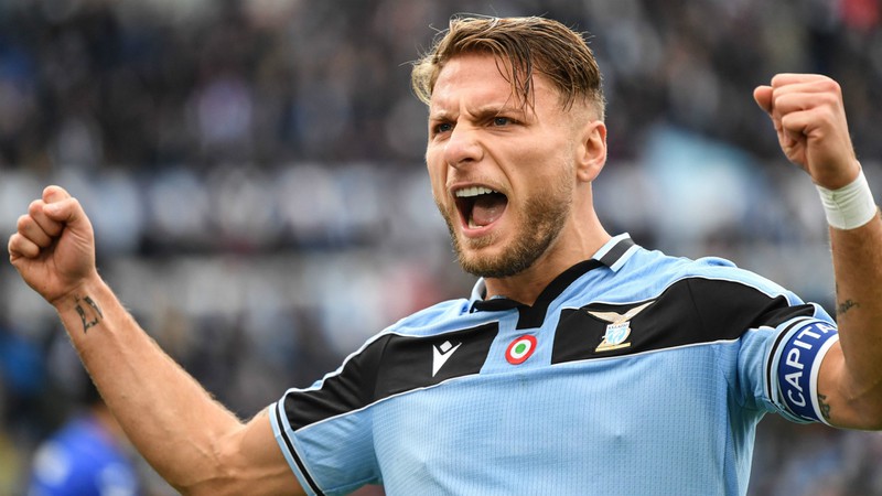 danh bai ronaldo va lewandowski, immobile am chiec giay vang chau au hinh 1