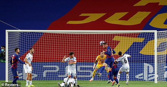 truc tiep barca vs napoli luot ve vong 1/8 champions league 2019/2020 hinh 10