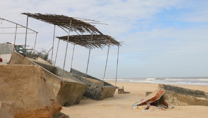 thua thien hue: sat lo bo bien dien bien phuc tap hinh 1