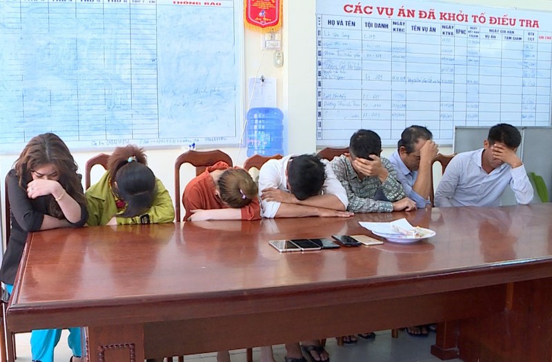nong 24h: khoi to "nu quai" dau doc bang xyanua trong tra sua hinh 4