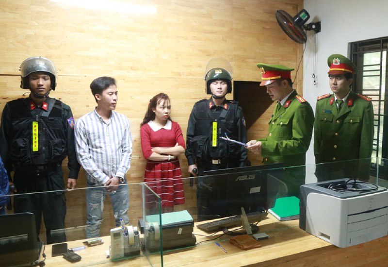 pha duong day "tin dung den" lien tinh voi lai suat hon 700%/nam hinh 1