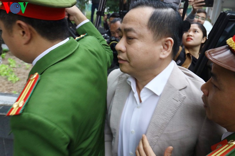 phan van anh vu: "bi cao cam thay rat dau don" hinh 1