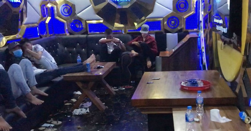 quan karaoke co nhieu "dan choi" thac loan ma tuy tai tien giang hinh 1