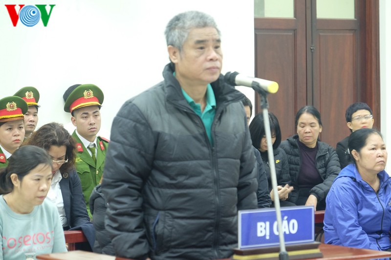 xu vu chau be truong gateway tu vong: tai xe phien "thay xe nong ham hap" hinh 1