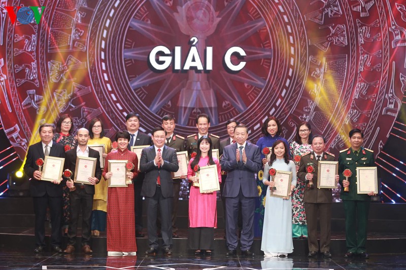 toan canh le trao giai bua liem vang 2019 hinh 9