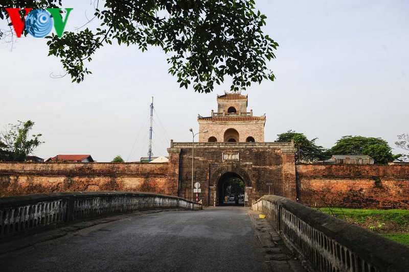 co do hue tho mong sang mung 1 tet hinh 1