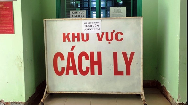 ​khach trung quoc cam dao doa chem bac si tai khanh hoa hinh 1