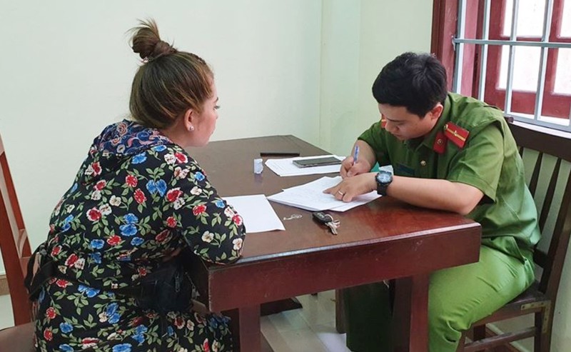 xu ly doi nam nu hanh hung phong vien hinh 1